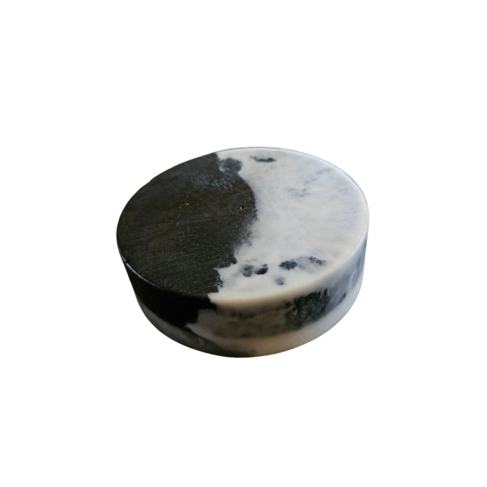 Skeermes Dag en Nag - Charcoal & Goat’s Milk Shaving Soap